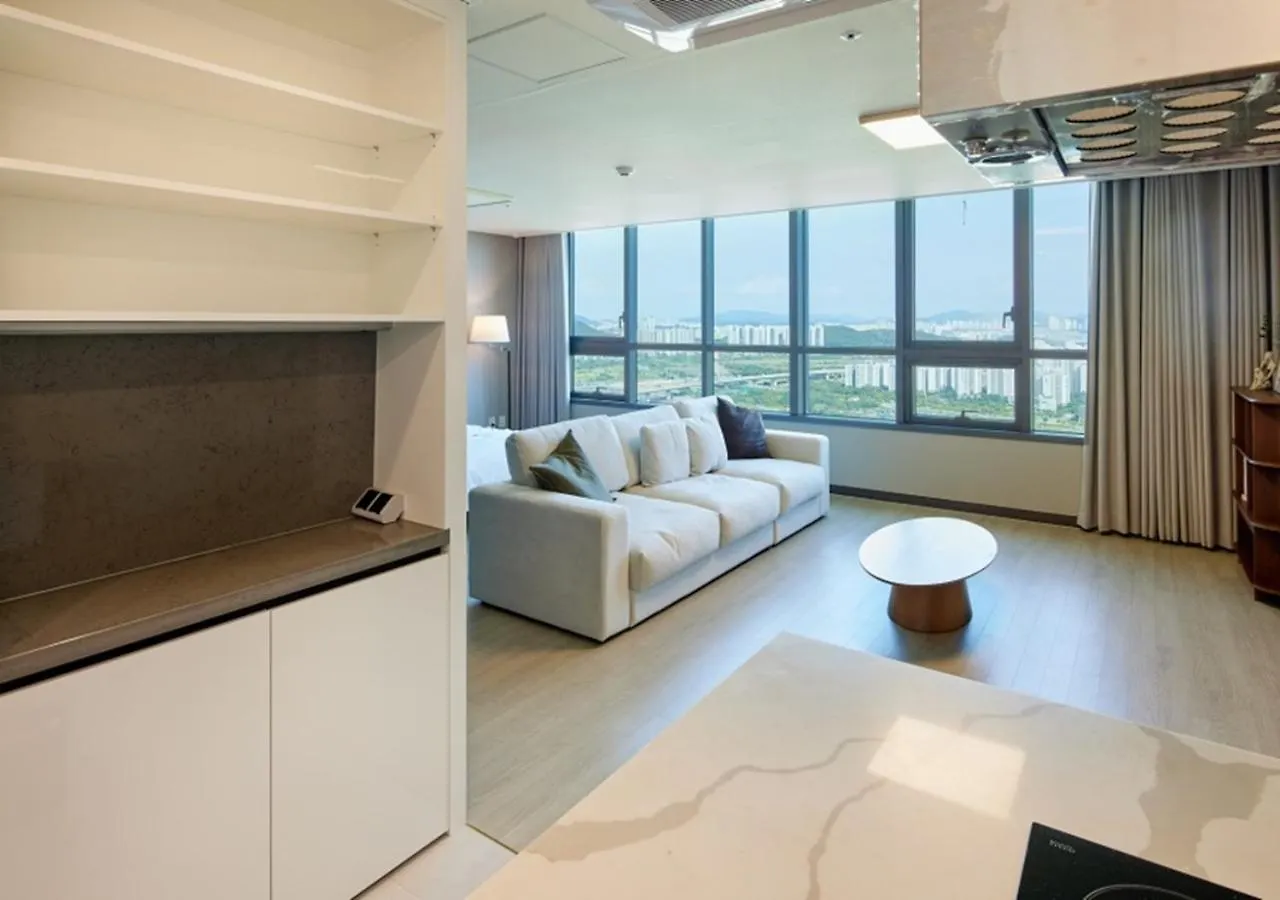 Incheon Songdo Stay31 3*,